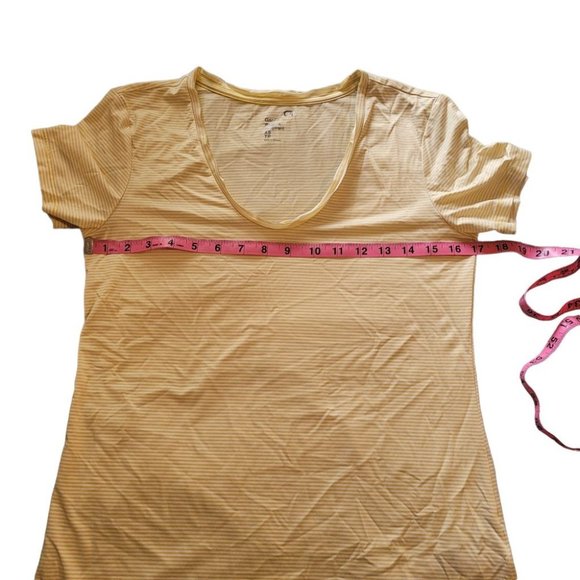 XS GapFit Breathe Yellow Stripe Scoop Neck T-Shirt - Picture 4 of 7